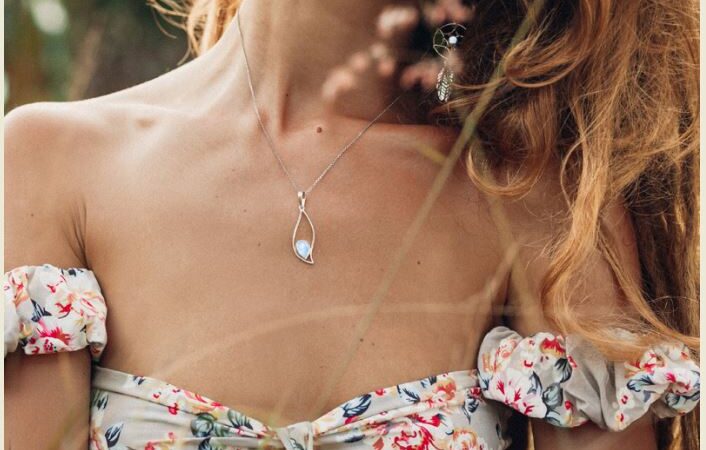 A Guide To Different Types Of Moonstones